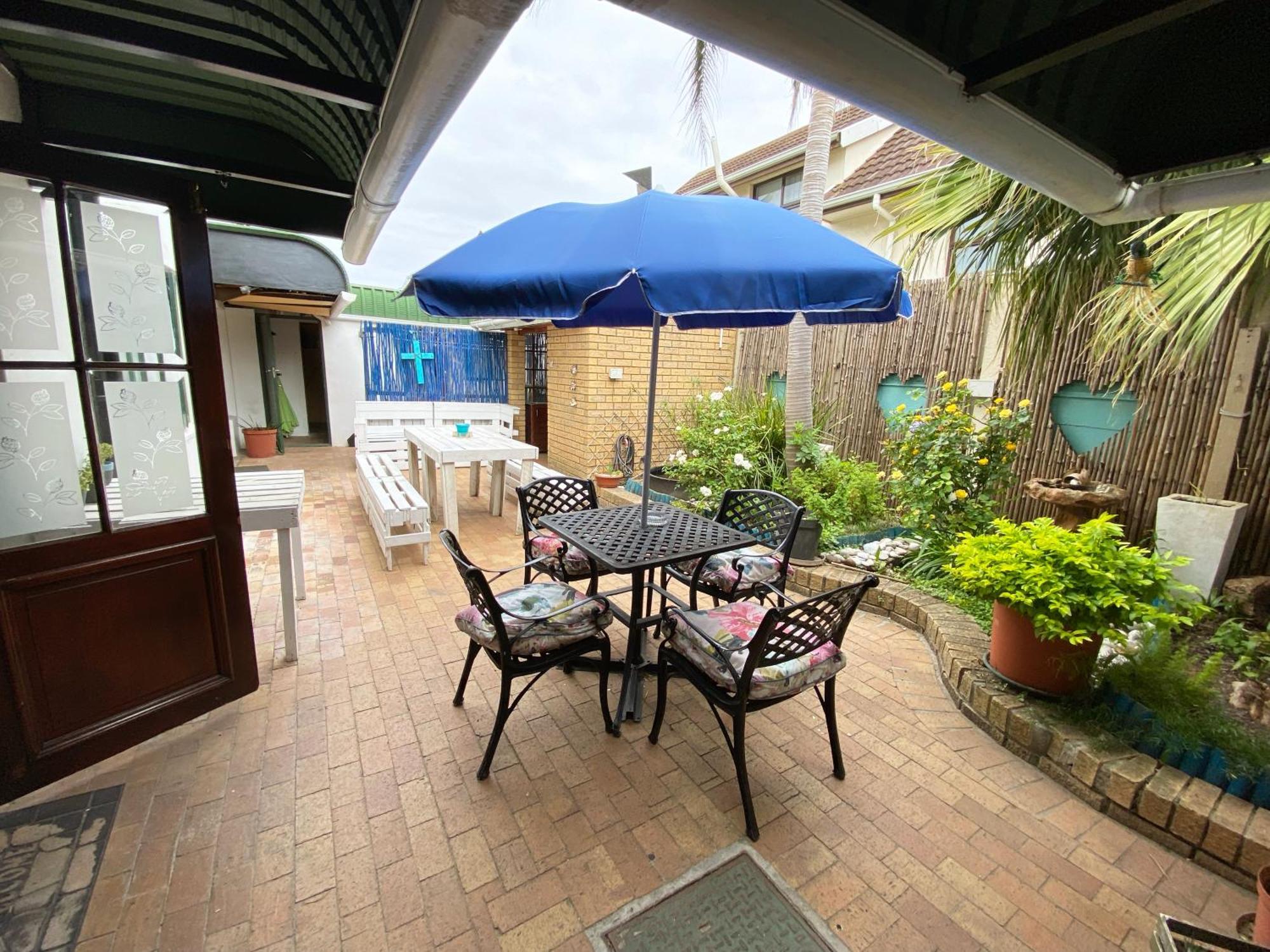 Le Bay Lodge กอร์ดอนส์เบย์ ภายนอก รูปภาพ
