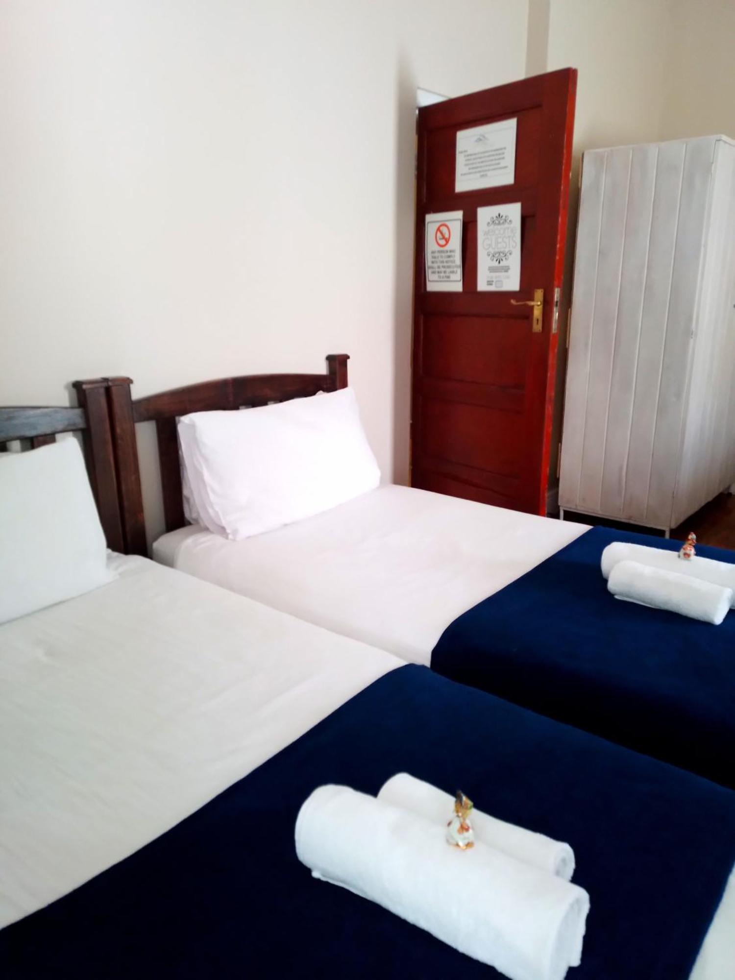 Le Bay Lodge กอร์ดอนส์เบย์ ภายนอก รูปภาพ