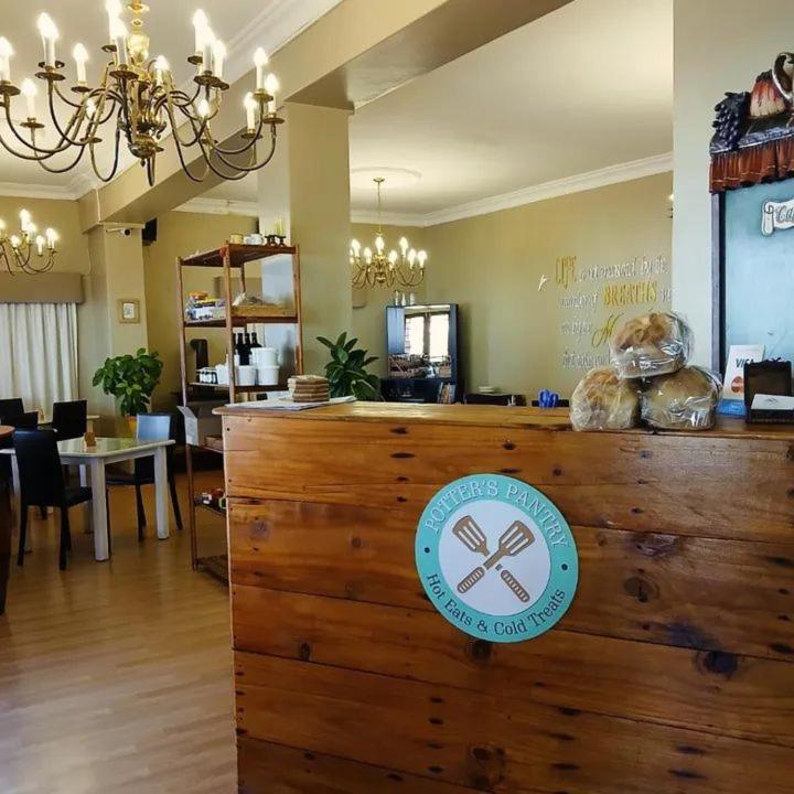 Le Bay Lodge กอร์ดอนส์เบย์ ภายนอก รูปภาพ