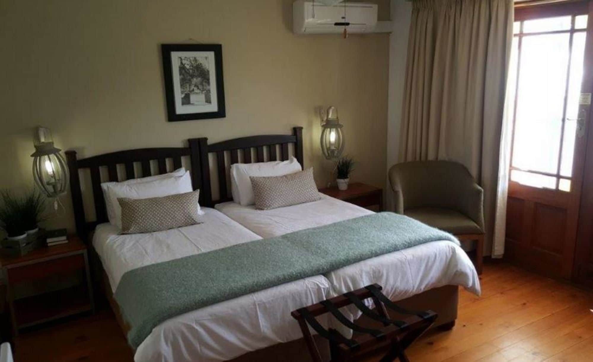 Le Bay Lodge กอร์ดอนส์เบย์ ภายนอก รูปภาพ